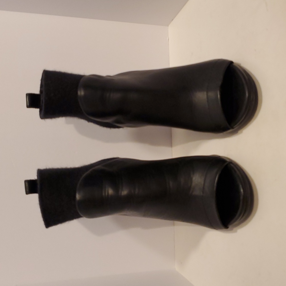 Vince Aren Open Toe Booties In Black Size 5.5M - Picture 2 of 10